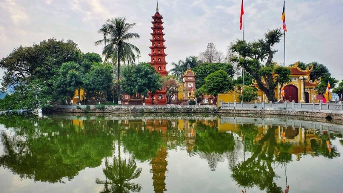 Chùa Trấn Quốc - địa điểm du lịch Hà Nội.