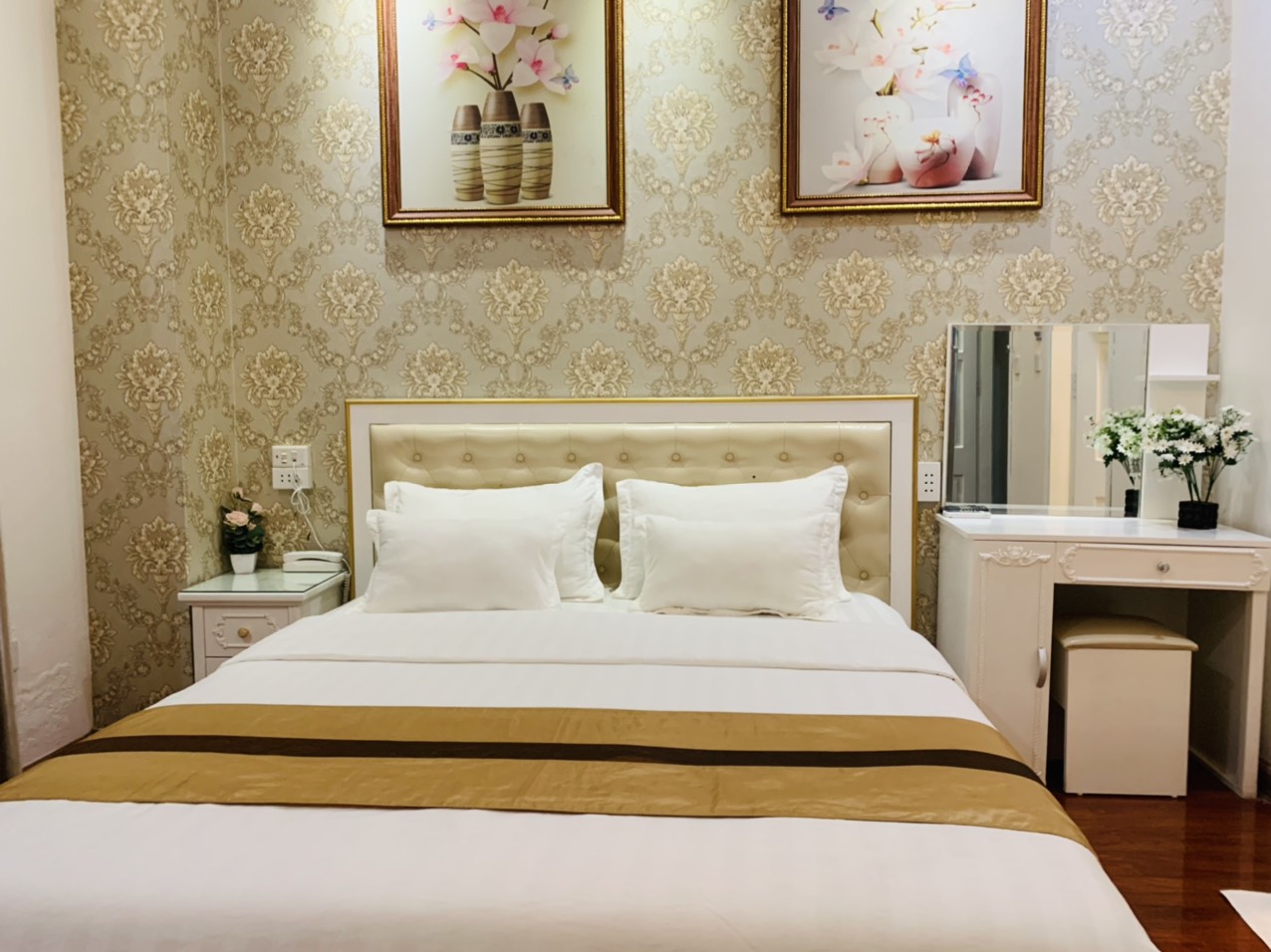 Phòng Deluxe Nhất Ly Hotel